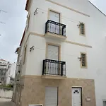 Casa Predio Triplex - Faneca Ferienhaus Nazaré