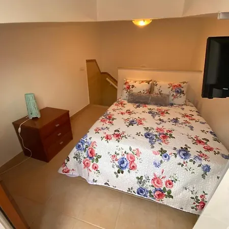 Casa Predio Triplex - Faneca Casa de Férias Nazaré