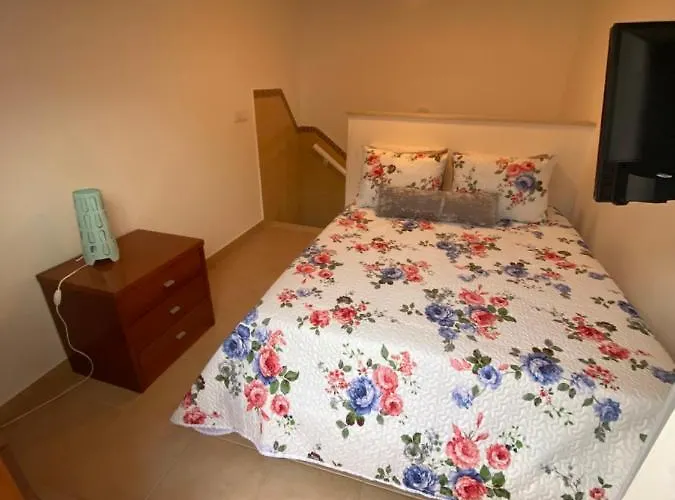 Casa Predio Triplex - Faneca Casa de Férias Nazaré